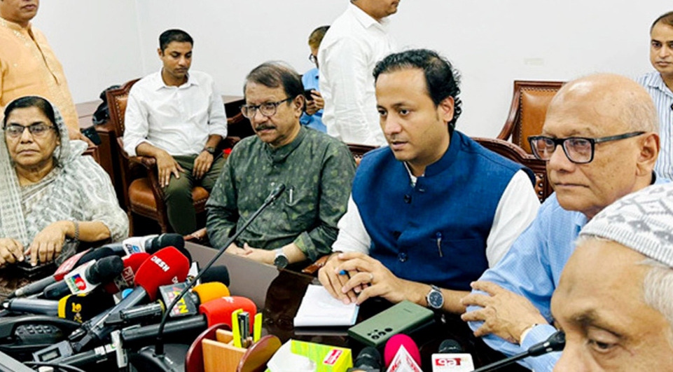 শিক্ষাপ্রতিষ্ঠান খুলে দেওয়ার মতো পরিস্থিতি নেই: শিক্ষামন্ত্রী